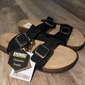 NWT Khombu Genuine Suede Sandal